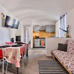 New Center Noe דירה